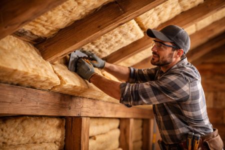artisan-isolation-plafond-poutres-bois